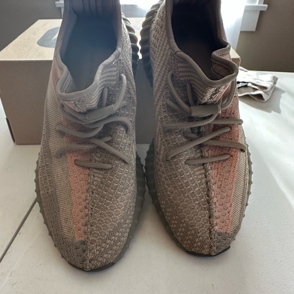 Adidas Yeezy 350 V2 Sand Taupe sz 11 FZ5240 main image 5